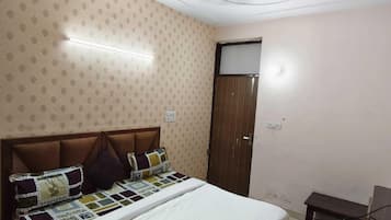 Kamar Deluks | Tempat tidur lipat/tambahan dan seprai linen