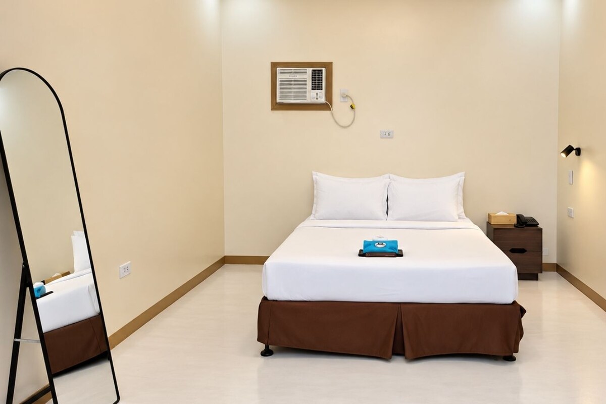 Standard Queen Room | 책상, 무료 WiFi, 침대 시트