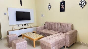 Standard Apartment, Patio | Living area
