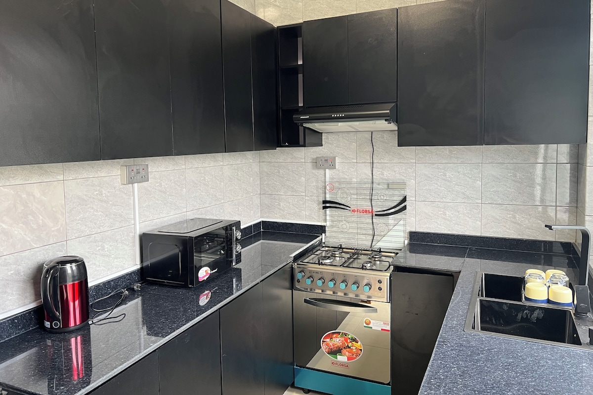 Standard Apartment, Patio | Private kitchen | Mini-fridge, microwave, oven, stovetop
