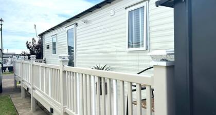 Dog Friendly • Sleeps 6 • Near Skegness Beach