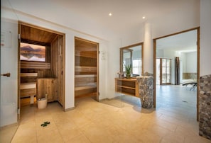 Sauna, steam room - Gasthof Kleefeld (Strobl)