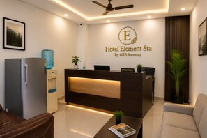 Ảnh chưa phân loại, 2 trong số 19 ảnh, nút