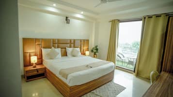Habitación Deluxe, vista a la ciudad | Wifi gratis