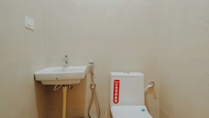 Familieleilighet, balkong, byutsikt | Bad