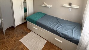 コンフォート アパートメント シティビュー | デスク、ノートパソコン用作業スペース  、遮光カーテン、アイロン / アイロン台