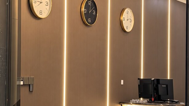 Unclassified image, 1 of 15, button - No.1 Diamond Hotel (Golden Grove)