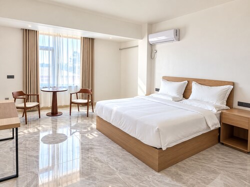 No.1 Diamond Hotel