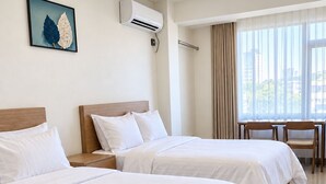 Unclassified image, 2 of 15, button - No.1 Diamond Hotel (Golden Grove)