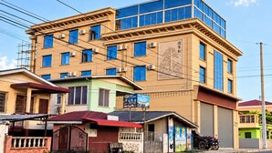 Unclassified image, 5 of 15, button - No.1 Diamond Hotel (Golden Grove)
