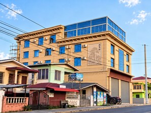 Exterior - No.1 Diamond Hotel (Golden Grove)