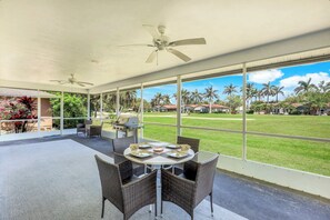 Outdoor dining - Semi Private Golf Course  2 Miles to the Beach  3BR Home in Naples (Naples)