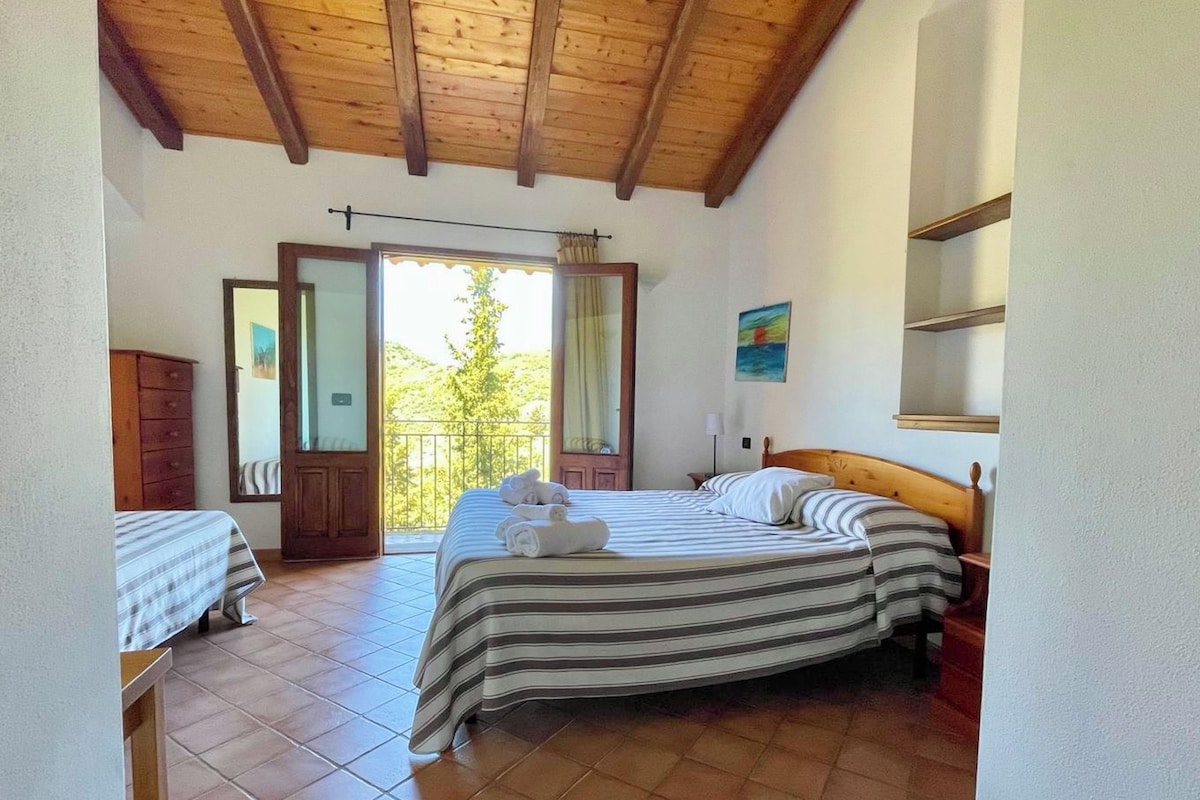 Minibar, cots/infant beds, free WiFi, bed sheets
