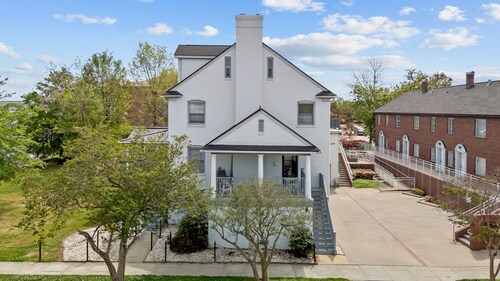 Downtown Riverfront Retreat