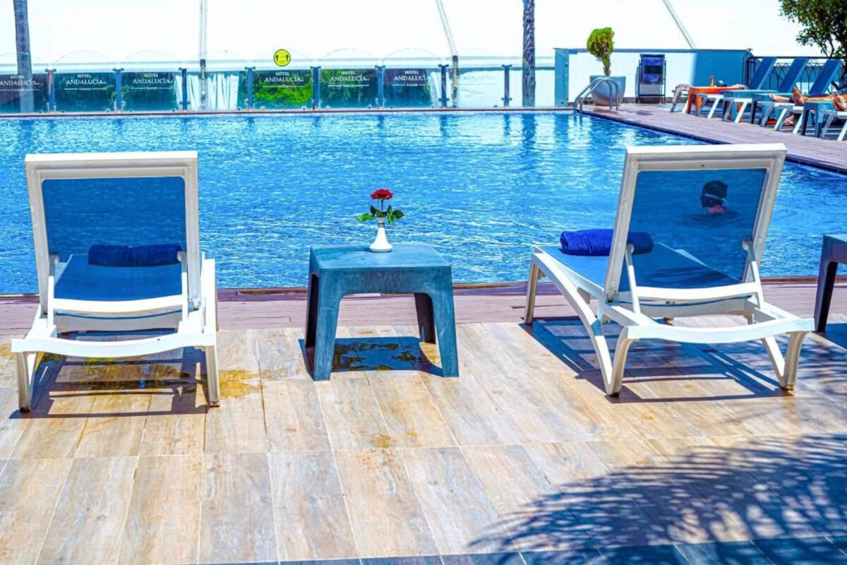 Sæsonbestemt udendørs pool