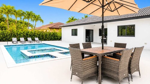 Homestead Keys Gateway - Private Pool & Gym