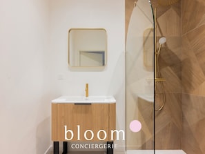 Bathroom - L'élégance de Leclerc : 6 personnes avec terrasse. (Nancy)