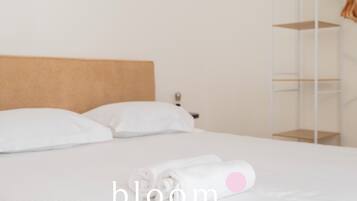 Iron/ironing board, travel cot, WiFi, bed sheets