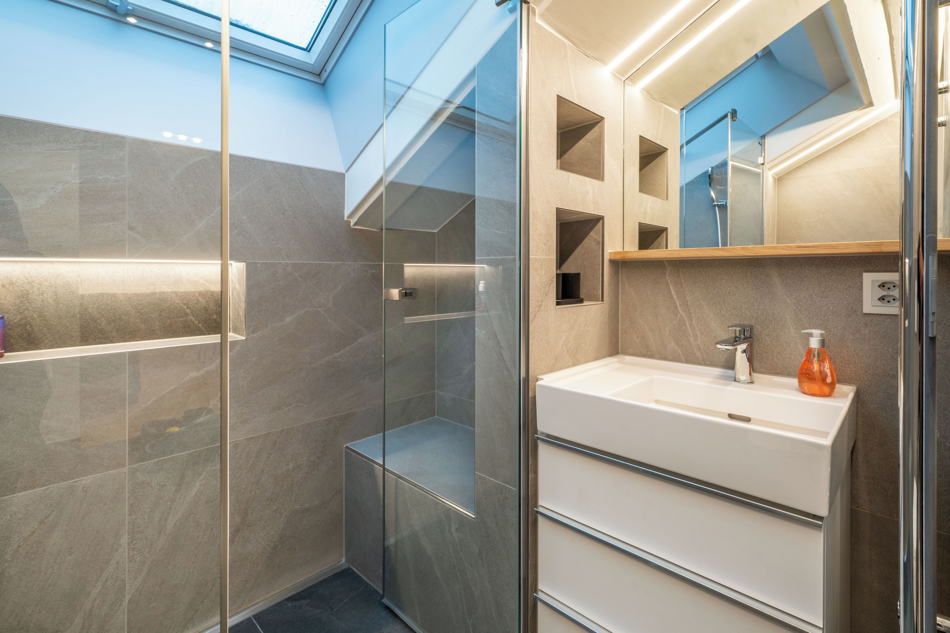Apartment, Balcony, Mountain View | Bathroom | Shower, hair dryer, towels, soap