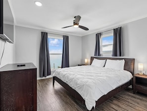 First Bedroom (Primary) - King Bed w/ En Suite + Smart TV - Second Floor - Pink Pearl | Updated Bayfront Home w/ Private Dock! (Rockport)