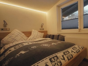 Appartamento, 1 camera da letto, vista montagna | Ferro/asse da stiro, Wi-Fi gratuito