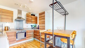 Private kitchen - Vrbo Property (London)