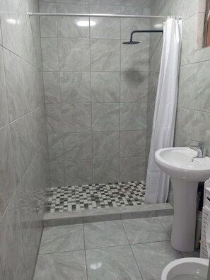 Kamer, 1 slaapkamer | Badkamer