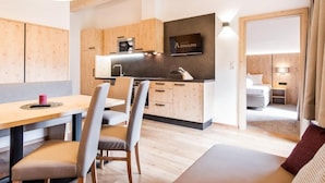 Comfort Apartment, Balcony, Mountain View | Dining - Apart SunAlpin (Sölden)