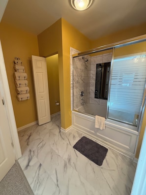 Bathroom - A Serene Stay - Room #15 at The Inn At Herr Ridge (Gettysburg)