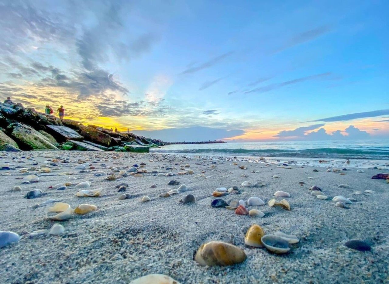 Espreguiçadeiras, toalhas de praia 