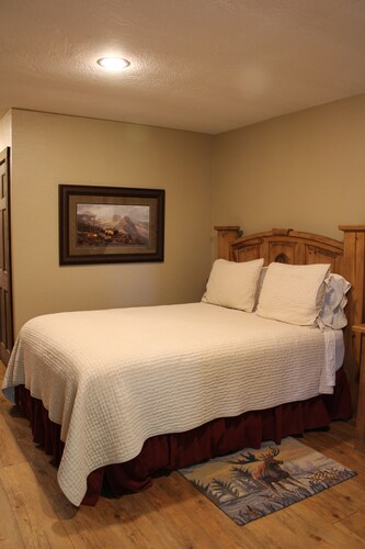 Private East Texas Ranch Retreat with 7 Cabins, Trophy Fishing & More