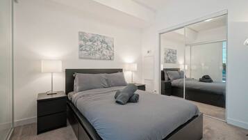 Iron/ironing board, WiFi, bed sheets