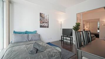 Iron/ironing board, WiFi, bed sheets