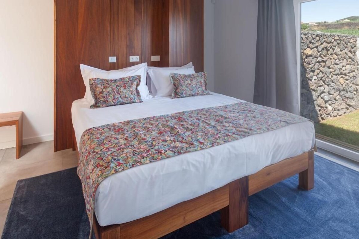 Kamar Double atau Twin, pemandangan gunung | Brankas, tirai kedap cahaya, kedap suara, dan setrika/meja setrika