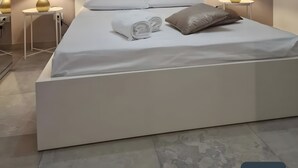 Room - Room '4 - Villa Fragi' with Mountain View, Wi-Fi and Air Conditioning (Cinisi)