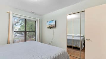 WiFi, bed sheets
