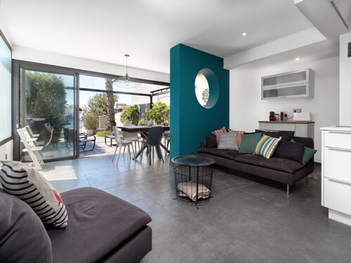 Villa in Le Grau du Roi With Stunning Sea Views