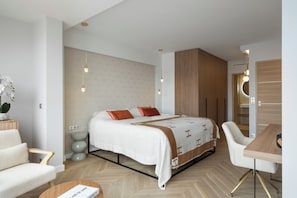 Unclassified image, 2 of 9, button - Vrbo Property (Cannes)