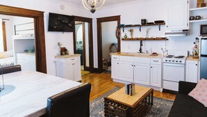 Private kitchen - The Center of it all near Bates, St. Mary’s & CMMC (Lewiston)