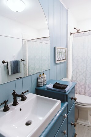 Bathroom - The Center of it all near Bates, St. Mary’s & CMMC (Lewiston)
