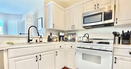Entire 4BR 2.5BA Home/Pool &Yard by I-85&Gas South