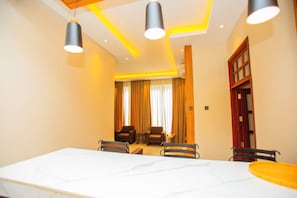 Ảnh chưa phân loại, 4 trong số 23 ảnh, nút