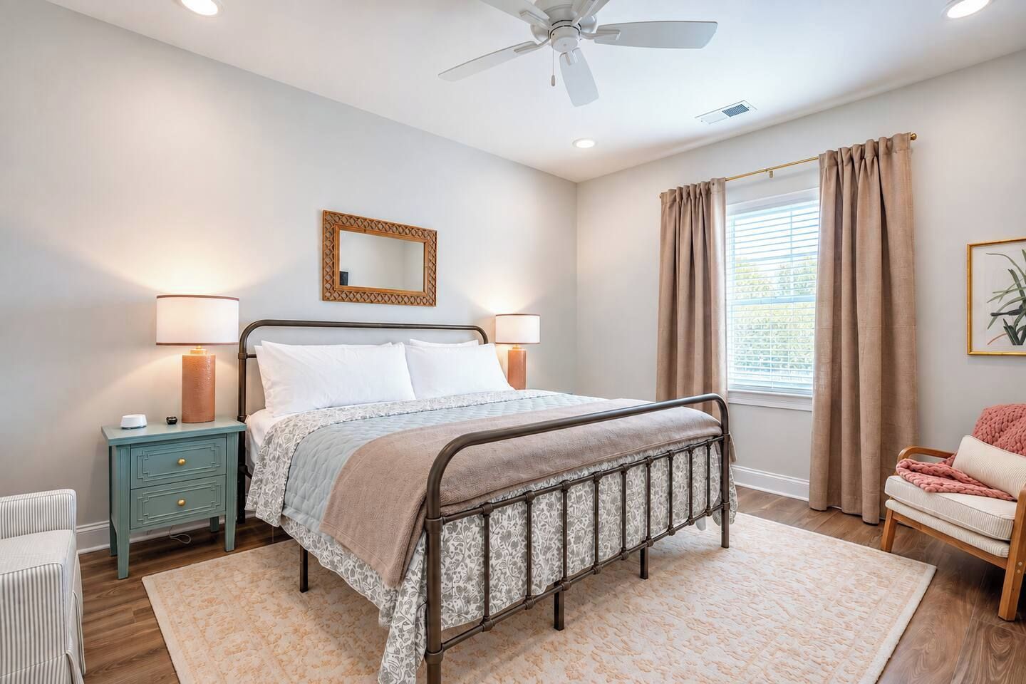 Iron/ironing board, WiFi (free), bed sheets