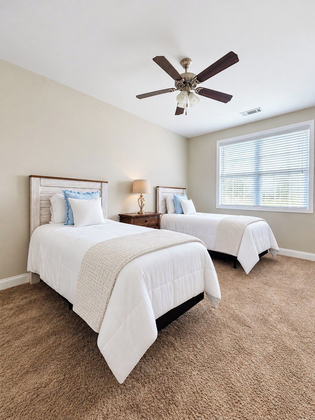 Iron/ironing board, WiFi (free), bed sheets
