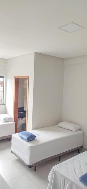 Comfort Quadruple Room, City View | Free WiFi - Hotel Turismo  (Trindade)