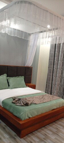 Ihunde Farm Lodge