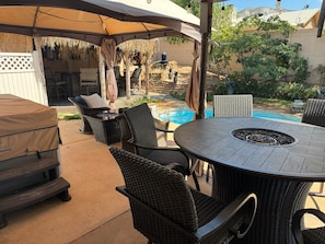 Unclassified image, 3 of 10, button - Soothing 3-bedroom house with Tiki paradise/pool/AC in charming Albuquerque (Albuquerque)