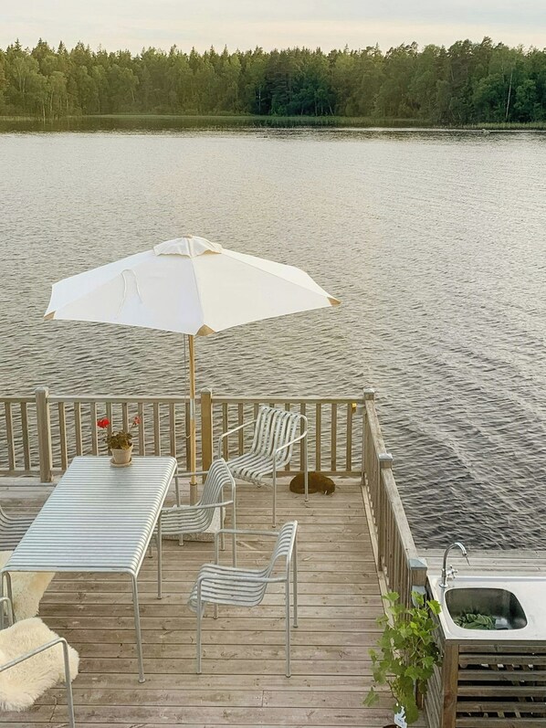تناول الطعام بالخارج