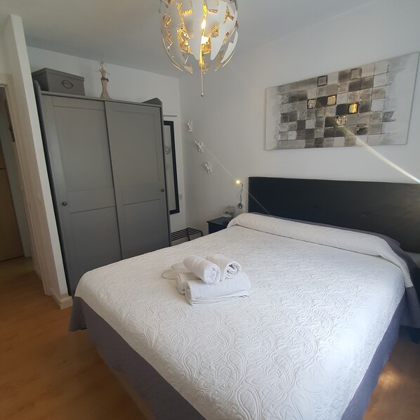 Room - Vrbo Property (Canfranc-Estación)