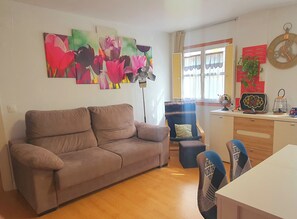 Living area - Vrbo Property (Canfranc-Estación)